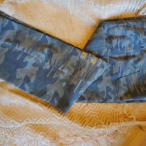 Camouflage Crop Pants